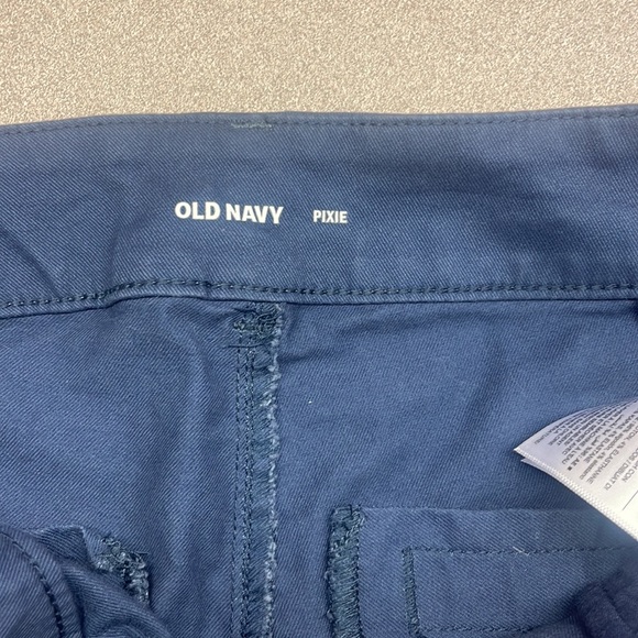 Old Navy Pixie pants - Picture 4 of 7